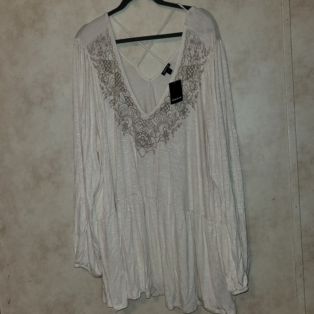 TORRID EMBROIDERED BABYDOLL BABYDOLL TOP LONG SLEEVE BLOUSE  5 5X 5XL  NEW
